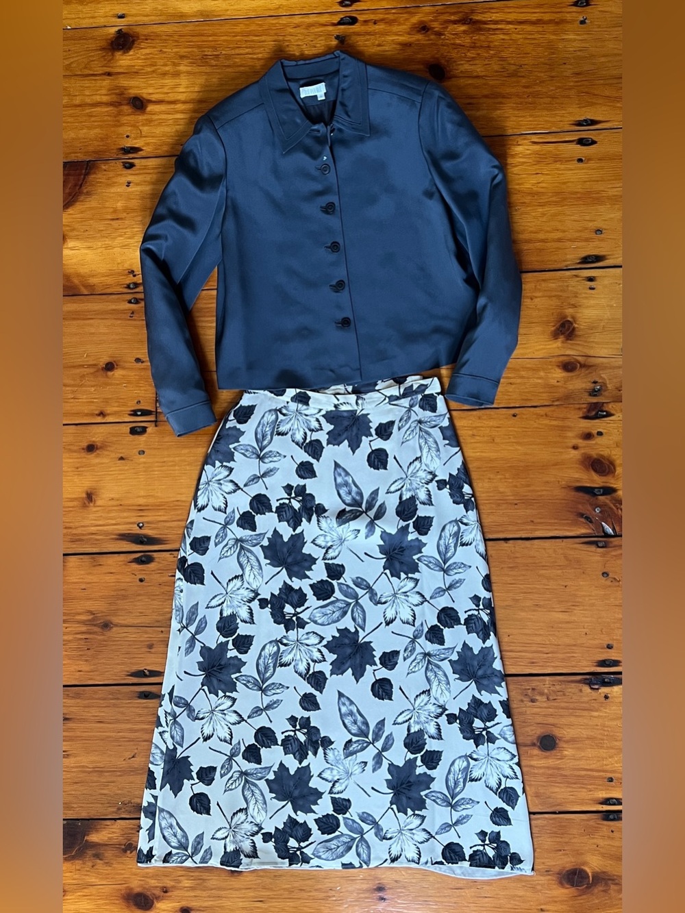 100% Silk Dué Per Dué VTG 90s Skirt Suit Set 8/10
